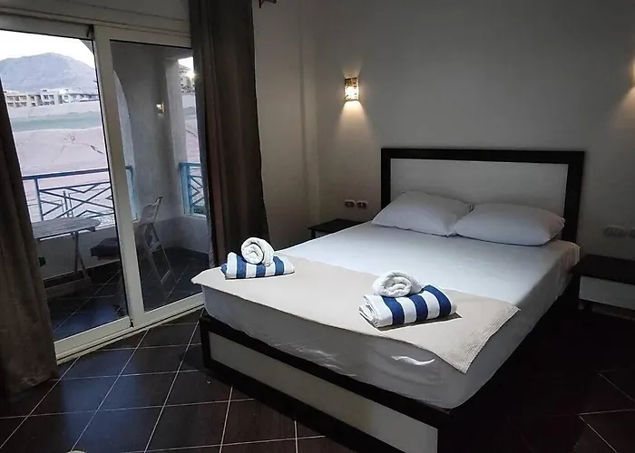 Villa Magnificent 5-bedrooms With Rooftop & Pool Access - No Mixed Egyptian Groups Ain Suchna