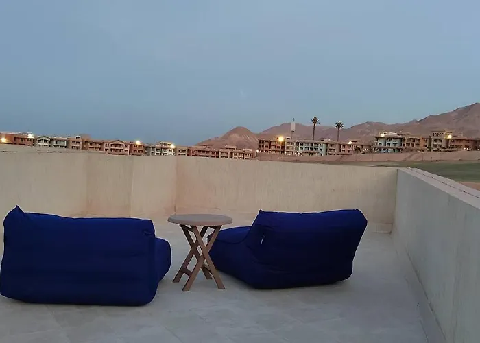 Villa Magnificent 5-bedrooms With Rooftop & Pool Access - No Mixed Egyptian Groups
