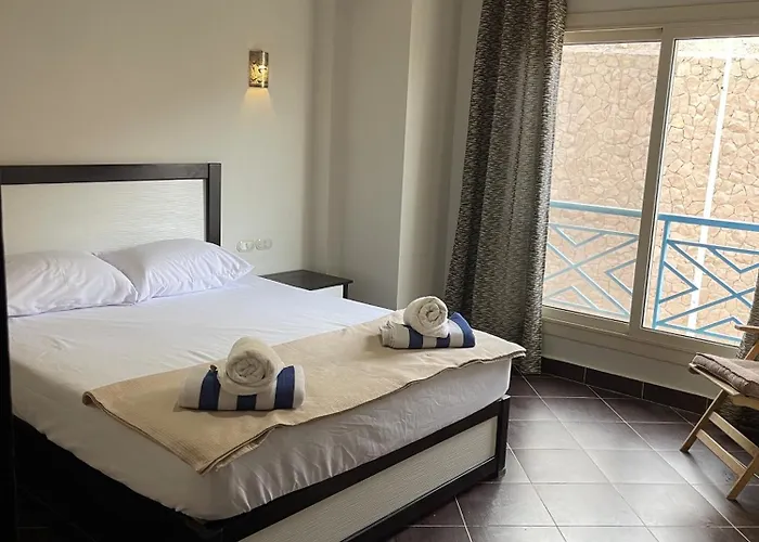 Magnificent 5-bedrooms With Rooftop & Pool Access - No Mixed Egyptian Groups Villa Ain Suchna